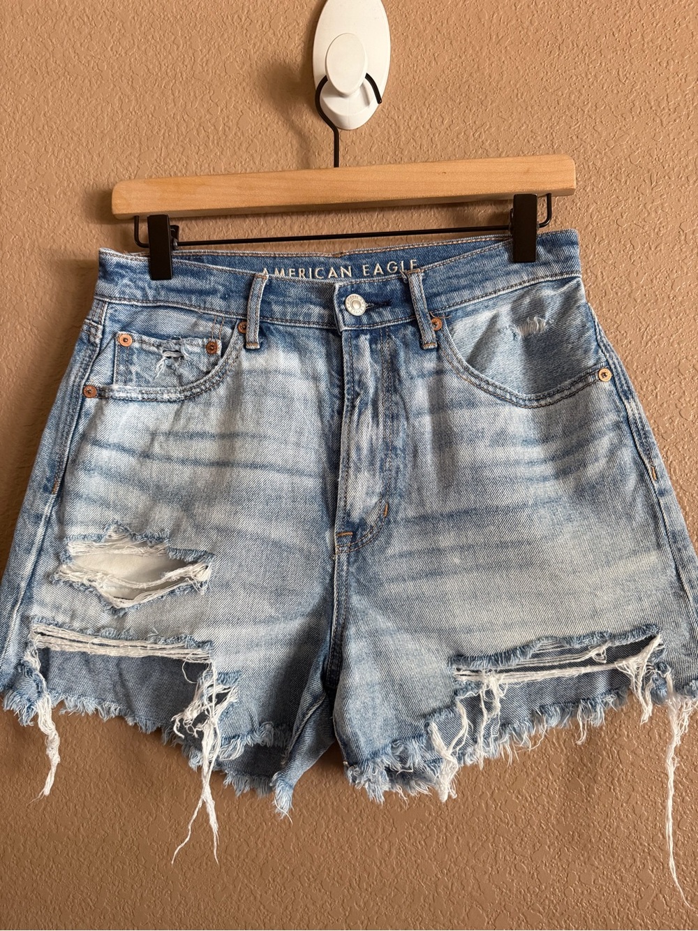 American Eagle Distressed Highest Rise 90’s Boyfriend Short Size 6